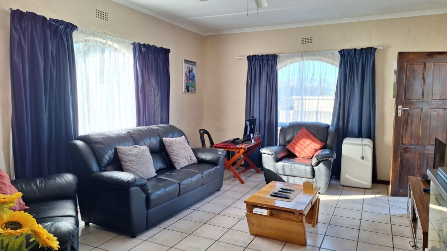 4 Bedroom Property for Sale in Denneoord Western Cape